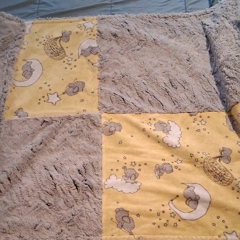 Adorable Beige and Yellow Baby Blanket